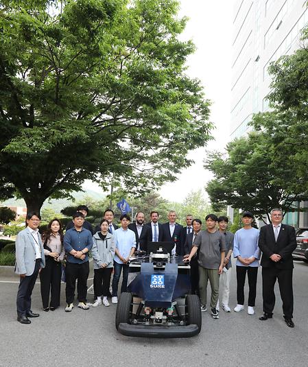 휴먼지능로봇공학과, 슬로바키아 자치주와 국제 공동연구 교두보 마련